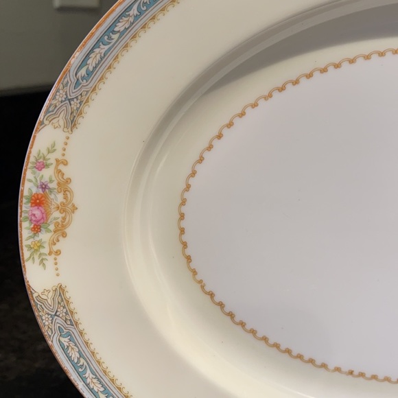 14-inch “Annette” Oval Serving Platter by ROSE China - Picture 3 of 11